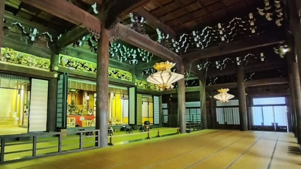 専修寺-如来堂-内観