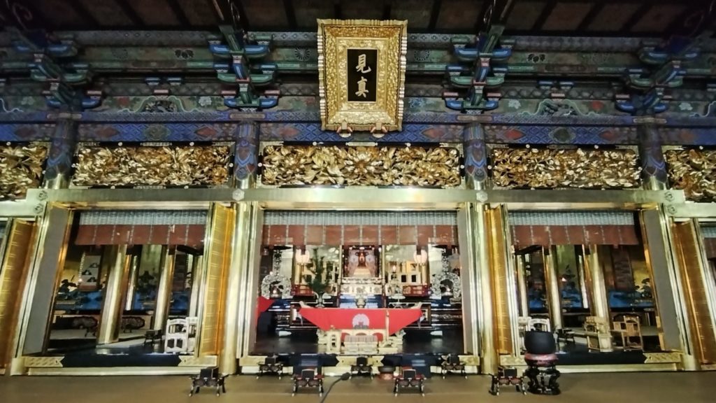 専修寺-御影堂-内観